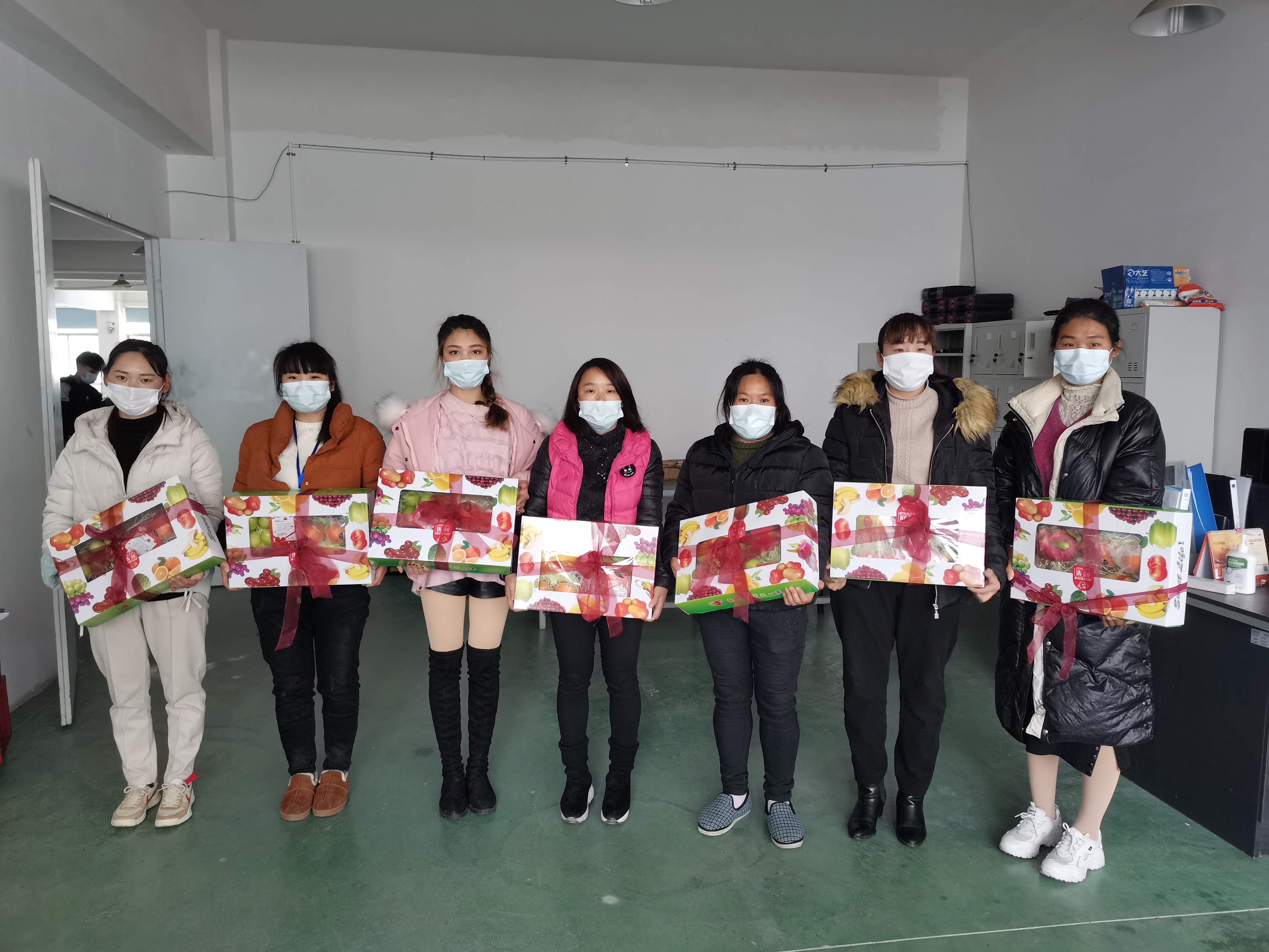  俊郎电气祝女神们节日快乐