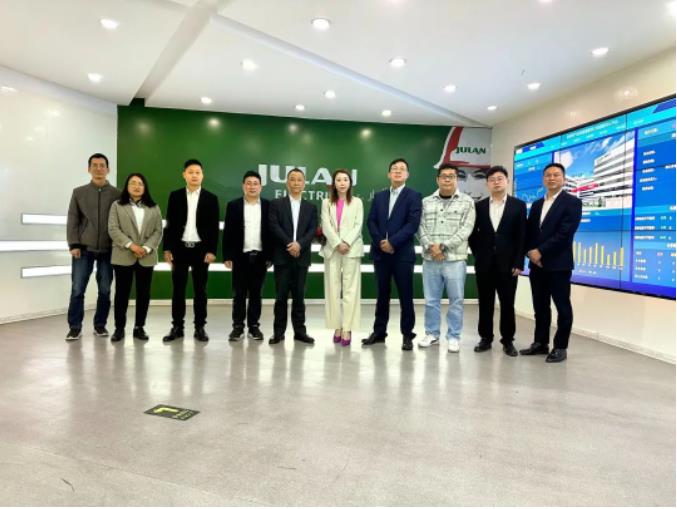 马来西亚浙江商会一行莅临俊郎电气走访考察